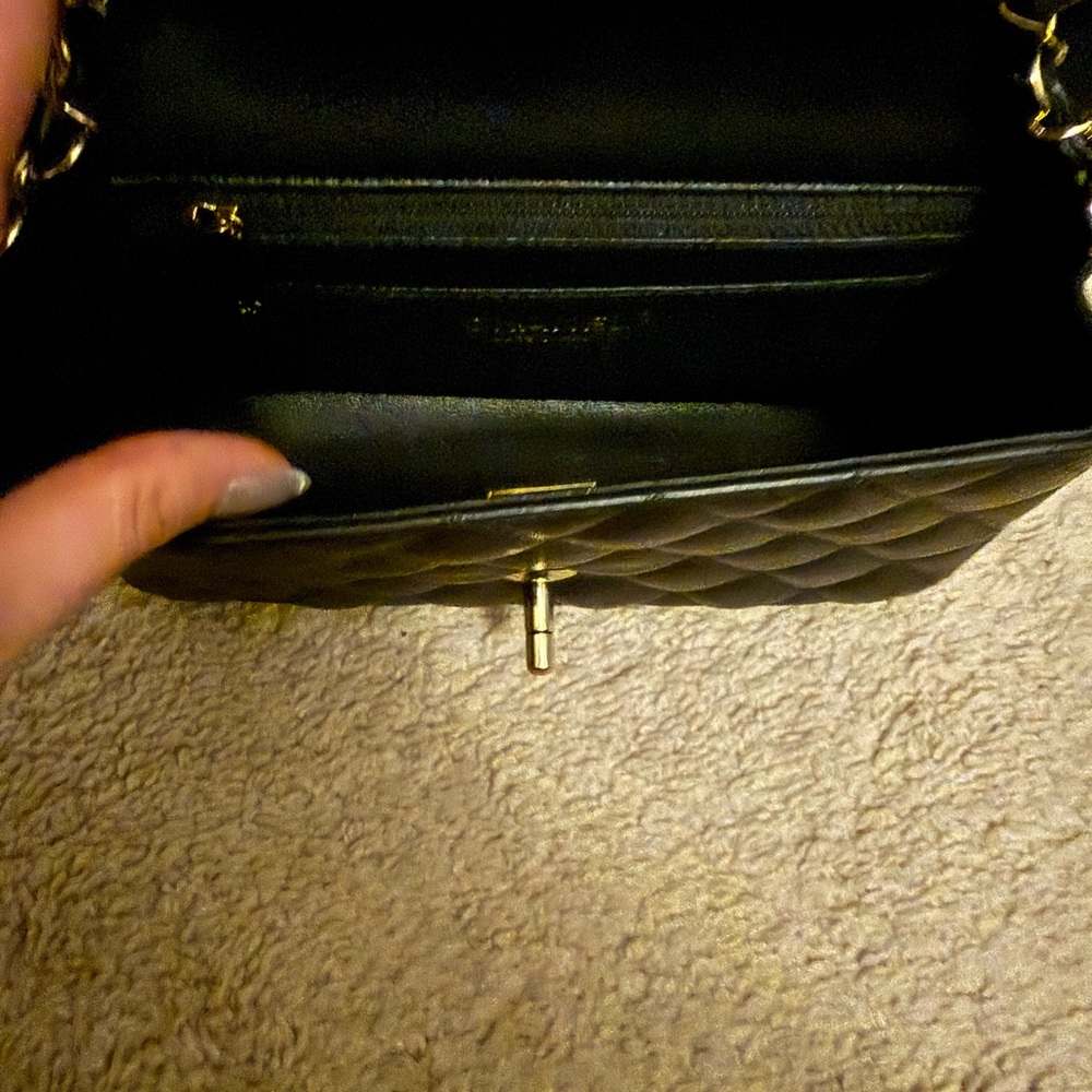 Chanel Black Quilted Shoulder Bag - Picture 6 of 6